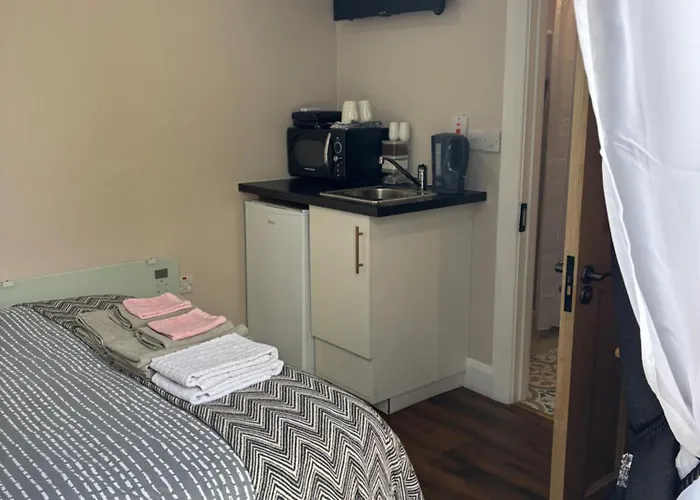 Rural Private Detached Small Bedroom And Bathroom Only- Size 10M2- Not An Apartment- No Clothes Storage- No Cooking Facilities