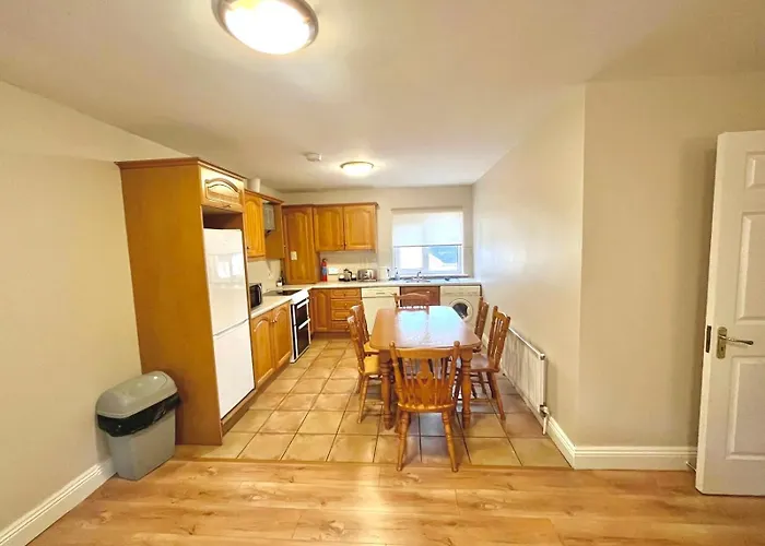 Seaside Stay In Cobh