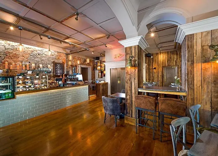 Queens Hotel