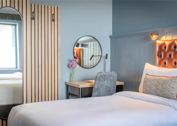 Shoreline Hotel. An Ascend Collection Hotel