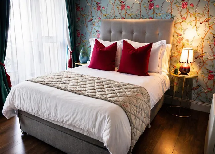 Dog-Friendly Seaview Apartment