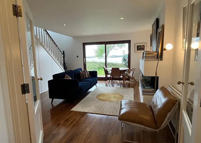 4 Harbour Town House