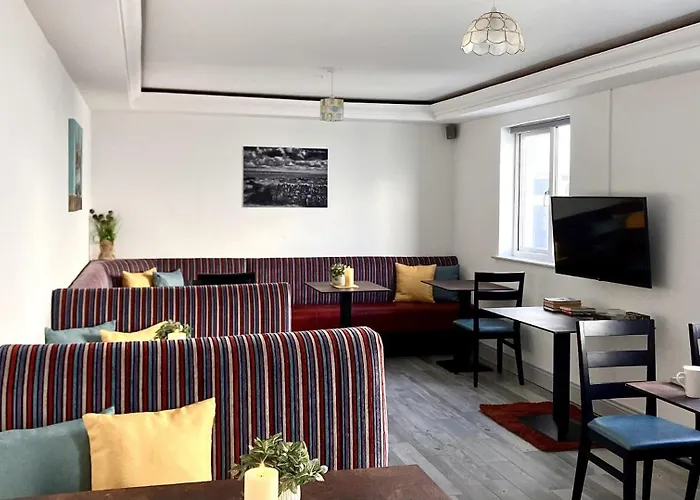 Bru Radharc Na Mara - Sea View Hostel