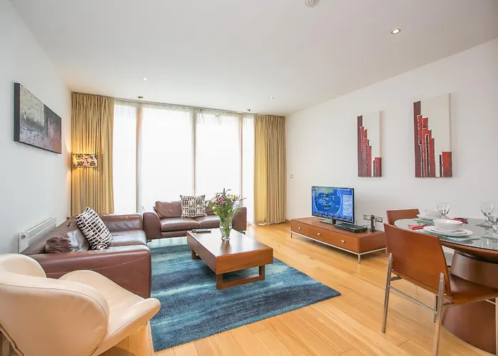 Ifsc Townhouse Apartments
