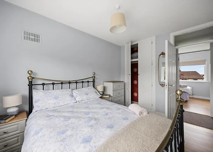 Home Away From Home In Waterford 4 Bed Rooms