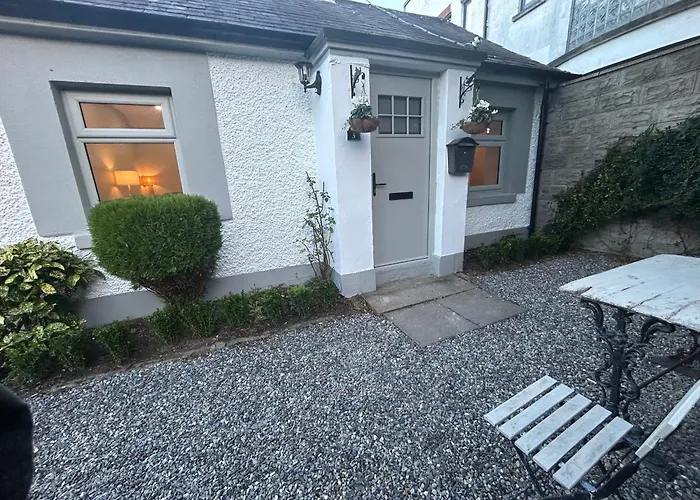 Malahide Village Cottage