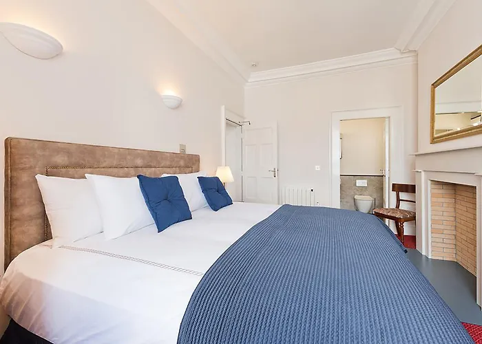 Henrietta Suites City Centre