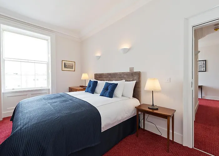 Henrietta Suites City Centre