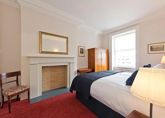Henrietta Suites City Centre