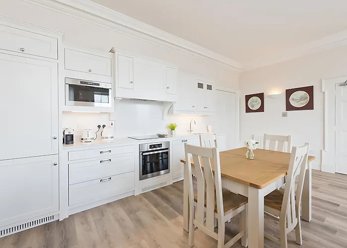 Henrietta Suites City Centre