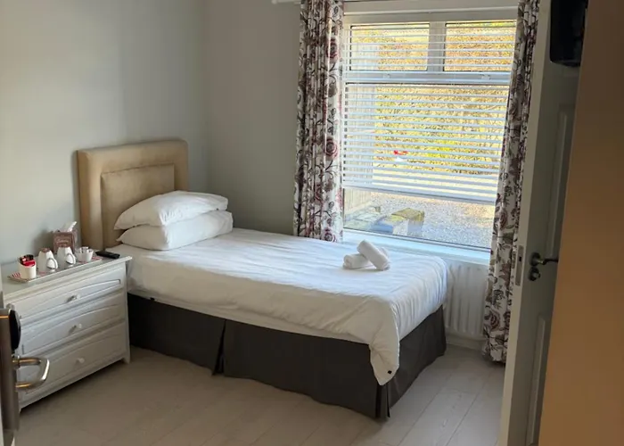 Coral Gables Guesthouse & Campsite Rosslare Harbour