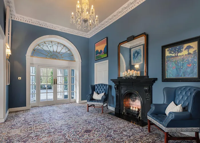 Castle Oaks House Hotel