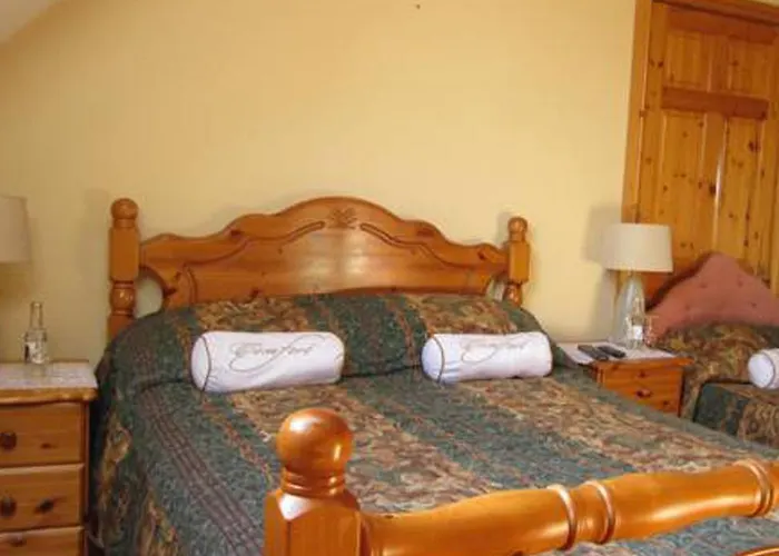 Derghaven B&B, Hostel & Self Catering