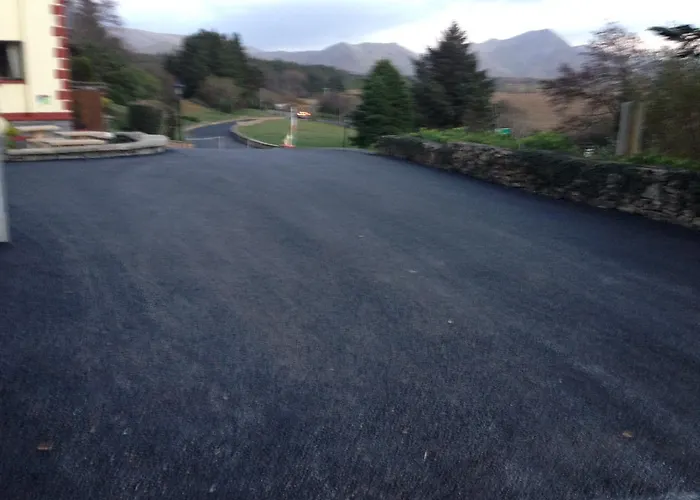 Kylemore Pass Hotel