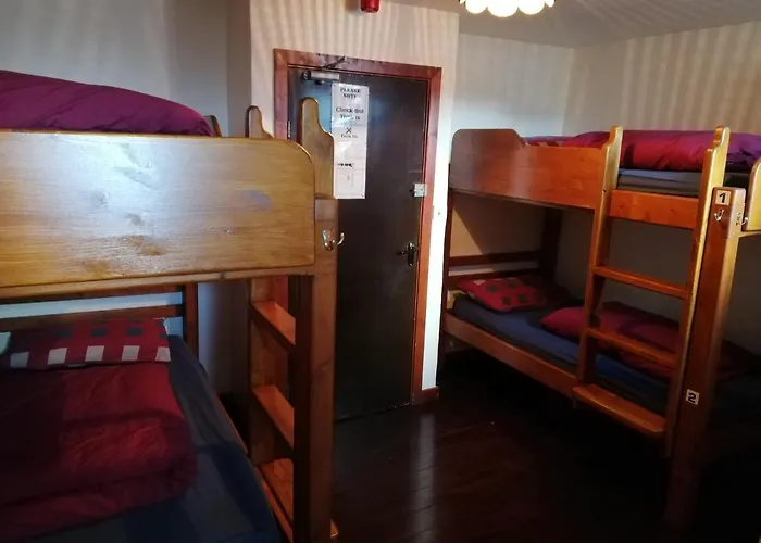 Aille River Tourist Hostel And Campsite Doolin